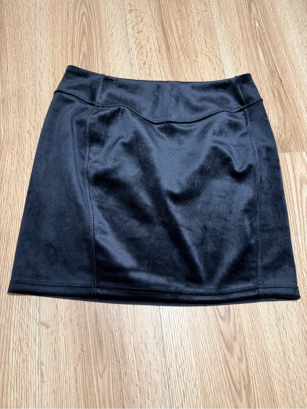 Lululemon Scuba High Rise Mini Skirt Womens M Black Velvet Velour Tennis Skort